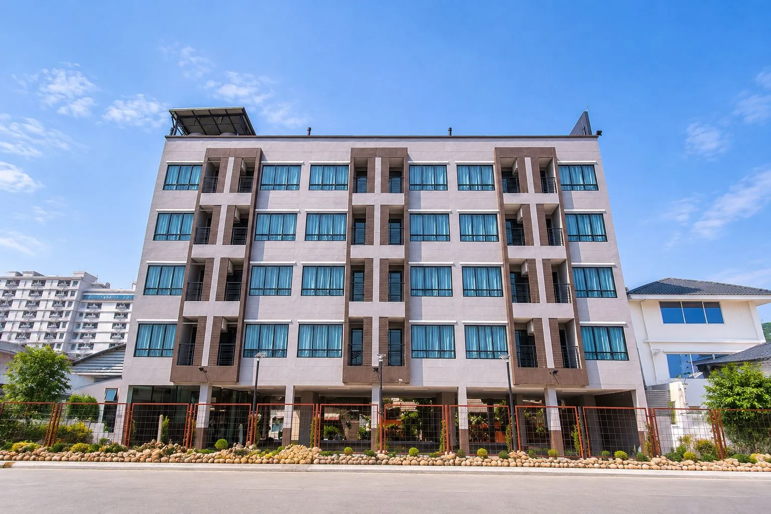 ห้องสตูดิโอสไตล์คอนโด ตึกใหม่ใจกลางลาดพร้าว